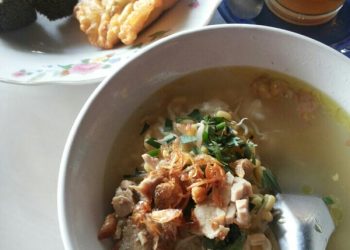Menguak Kelezatan Soto Bhakti Rasa Hj. Romlani, Warisan Kuliner Nusantara